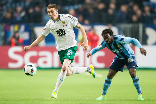 Hammarbys Birkir Már Saevarsson och Djurgårdens Amadou