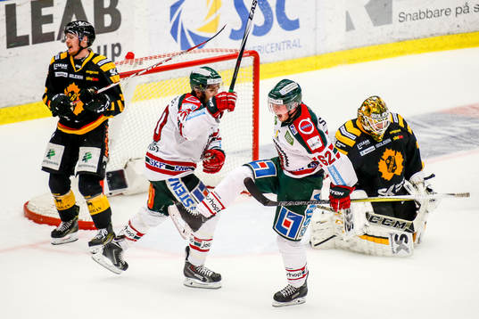 Frölundas Artturi Lehkonen och Joel Lundqvist jublar
