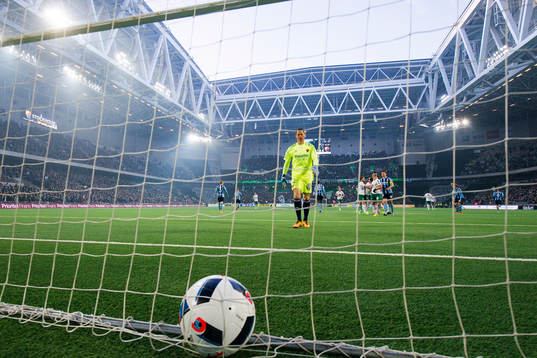 Hammarbys spelare jublar
