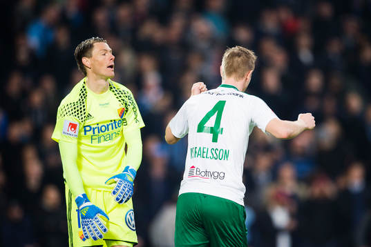 Djurgårdens målvakt Kenneth Høie deppar bredvid