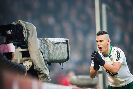 Hammarbys Alexssander Medeiros de Azeredo jublar in i tv