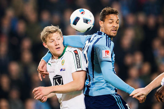 Hammarbys Lars Saetra och Djurgårdens Mathias Ranegieunder