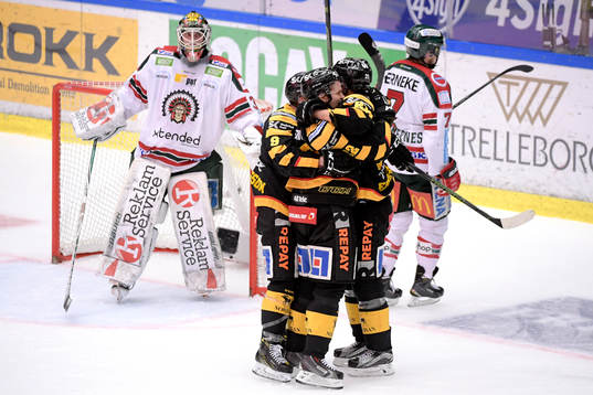 Skellefteås Janne Pesonen jublar