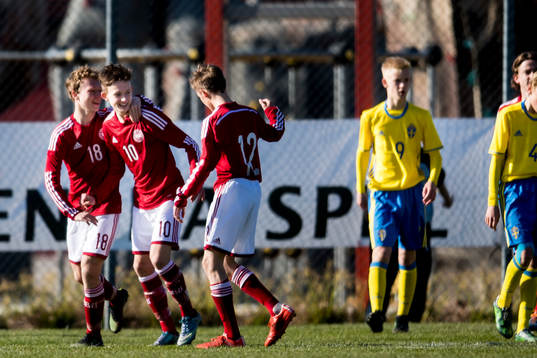 Danmarks Jonathan Dahl (m) jublar