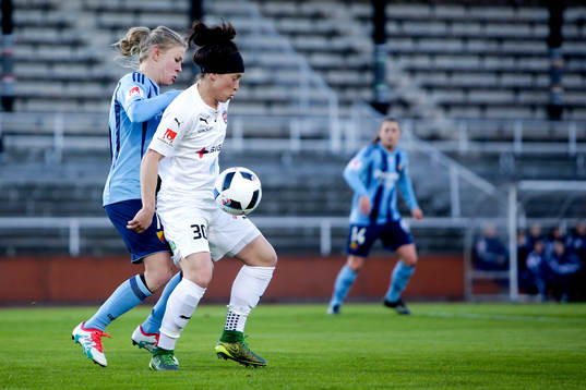Rosengårds Ella Masar och Djurgårdens Katrin Schmidt