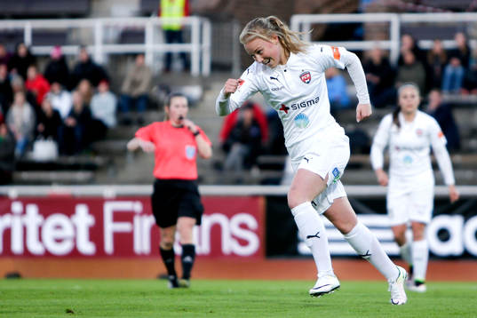 Rosengårds Ebba Wieder jublar