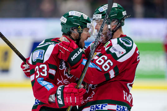 Frölundas Elias Fälth jublar och omfamnas