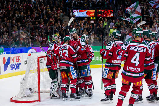 Frölunda jubel vid målvakt Johan Gustafsson som blir
