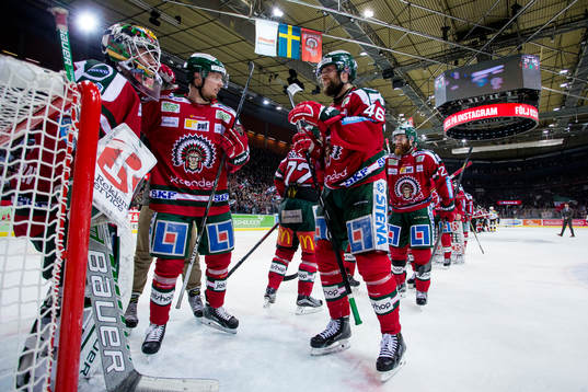 Frölunda jubel vid målvakt Johan Gustafsson som blir