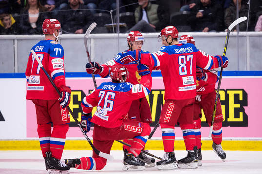 Rysslands spelare jublar