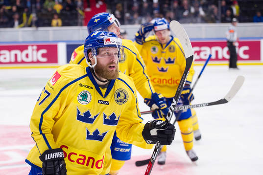 Sveriges Linus Omark jublar
