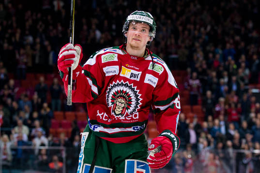 Frölundas Artturi Lehkonen tackar publiken