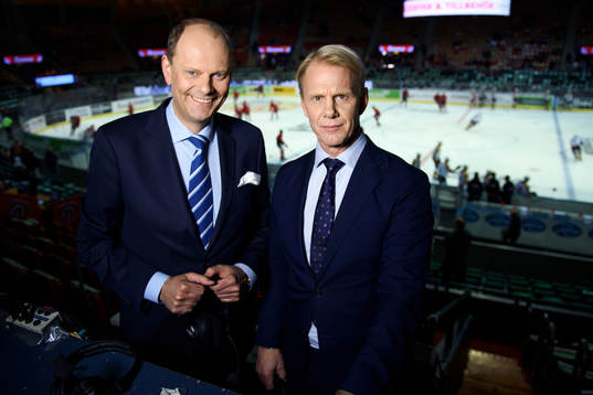 Kommentatorerna Lasse Granqvist och Niklas Wikegård innan