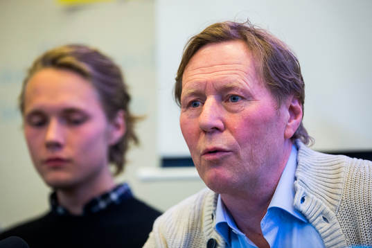 Leif R Carlsson