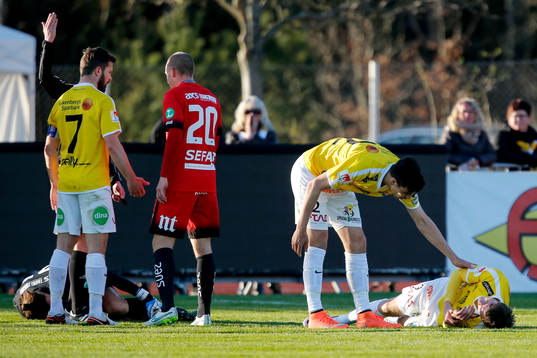 Norrköpings målvakt David Mitov Nilsson och Falkenbergs