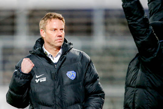 Falkenbergs tränare Hasse Eklund jublar