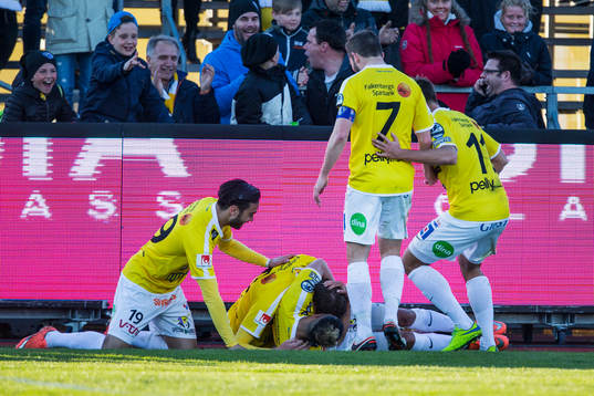Falkenbergs spelare jublar