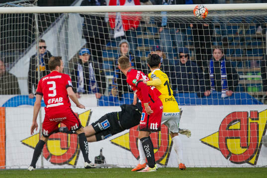 Falkenbergs Amin Nazari nickar in 2-1
