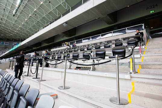 Pressläktaren på Tele2 Arena med en tillfällig
