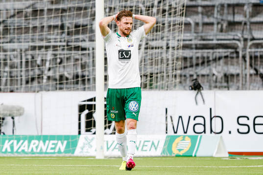 Hammarbys Arnor Smarason deppar