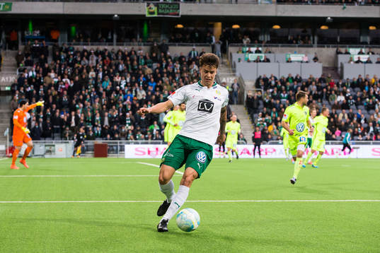 Hammarbys Melker Hallberg med bollen
