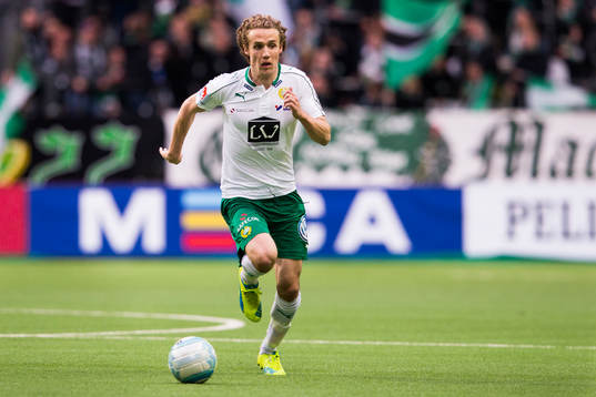 Hammarbys Fredrik Torsteinbö med bollen