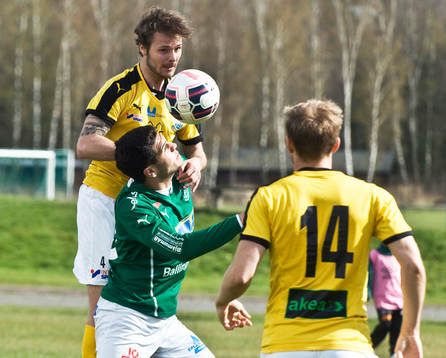 Tommy Filipovic i nickduell med lundförsvarare