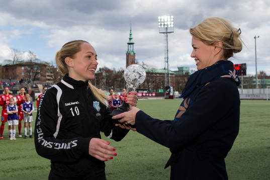 s pris Kristallkulan 2015 av chefredaktör Sofia Dahlström
