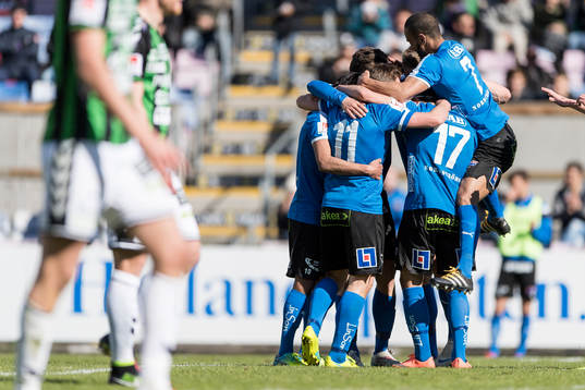 Halmstads spelare jublar
