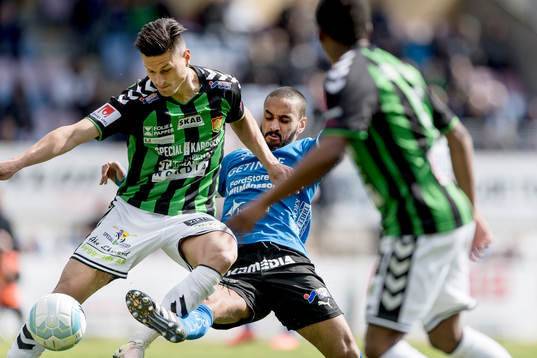 GAIS Luka Mijaljevic och Halmstads Junes Barny