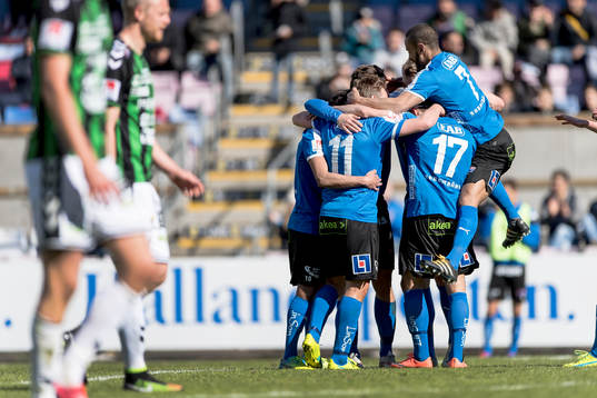 Halmstads spelare jublar