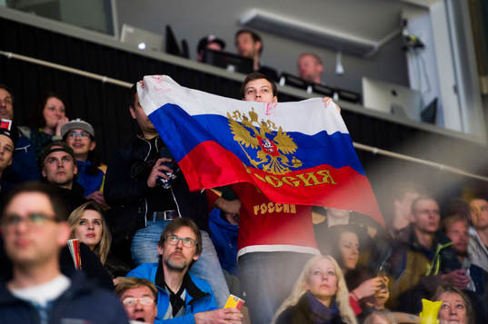 En rysk supporter på läktaren