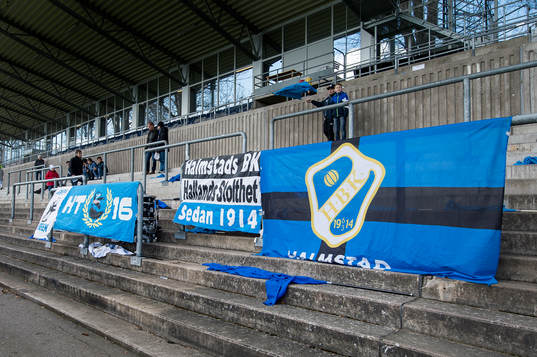 Örjans Vall i väntan på fotbollsmatchen i Superettan