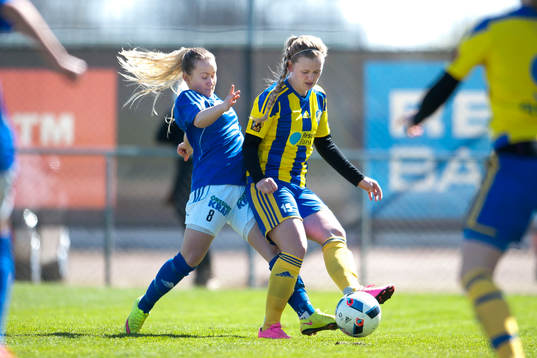 Eskilsminnes Linnea Tapper och Stattenas  Sanna Nilsson