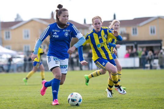 Eskilsminnes Jasmine Hansen och Stattenas  Isabell Aguilar