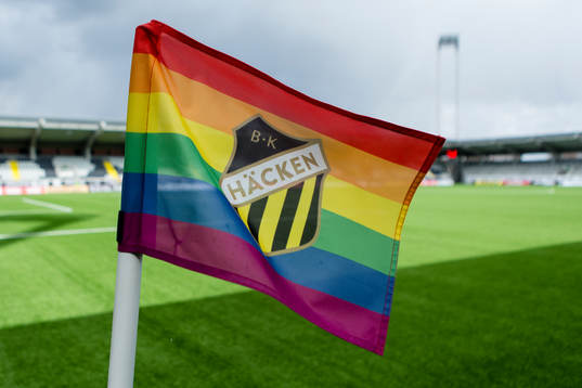 En hörnflagga inne på Bravida Arena innan fotbollsmatchen