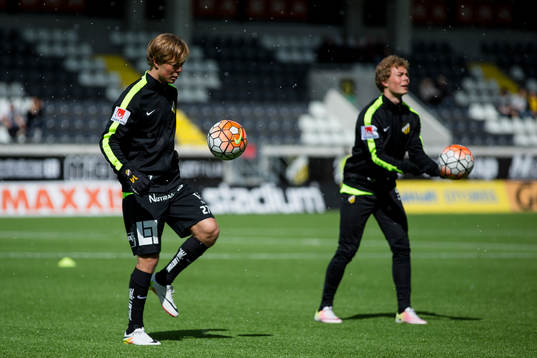 Häckens Joel Andersson och Adam Andersson värmer upp