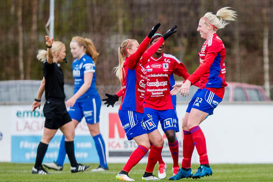 Vittsjös Sandra Adolfsson jublar med lagkamrater