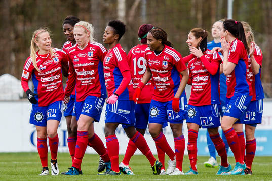 Vittsjös Sandra Adolfsson jublar med lagkamrater