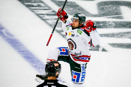 Frölundas Lukas Bengtsson jublar