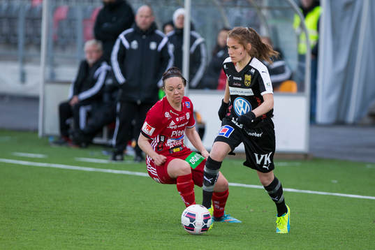 Piteås June Pedersen jagar Umeås Sarah Mellouk