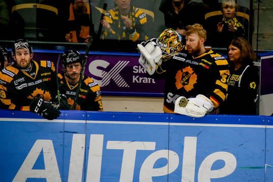 Skellefteås målvakt Erik Hanses deppar