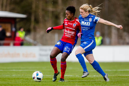 Vittsjös Josephine Chukwunonye och Eskilstunas Mimmi