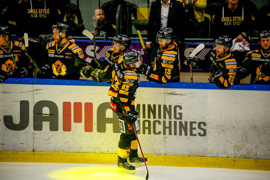 Skellefteås Sebastian Aho jublar