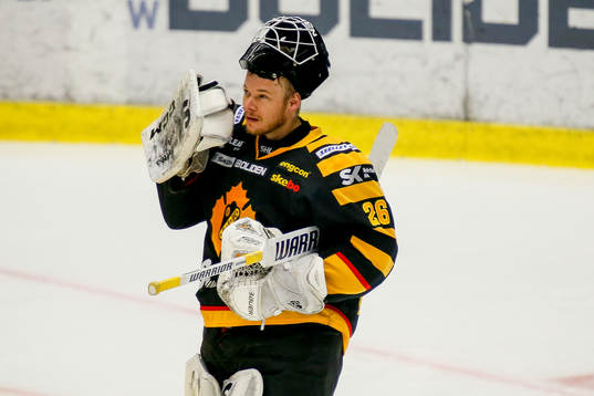 Skellefteås målvakt Johan Backlund deppar
