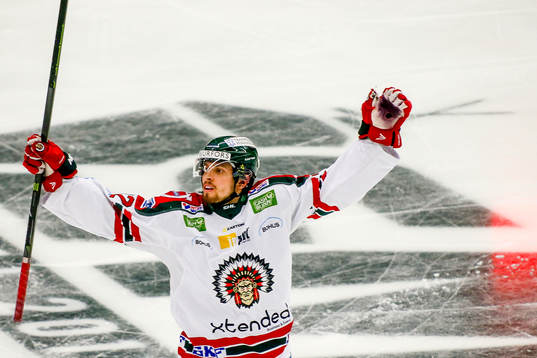 Frölundas Lukas Bengtsson  jublar