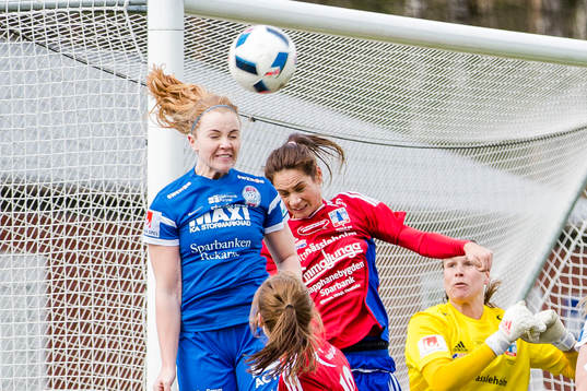 Eskilstunas Glodis Viggosdottir och Vittsjös Lisa Klinga