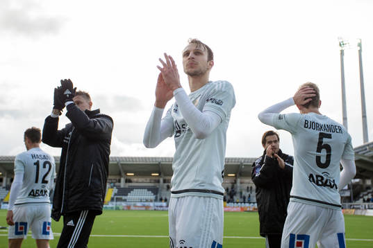 Sundsvalls Lars Christian Krogh Gerson jublar och firar
