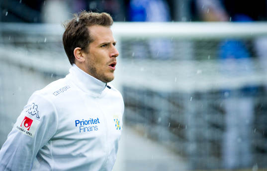 IFK Göteborgs Tobias Hysén värmer upp i hagelstorm