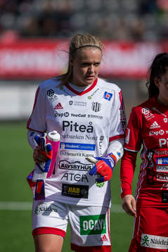 Piteås målvakt Hilda Carlén sunder fotbollsmatchen i